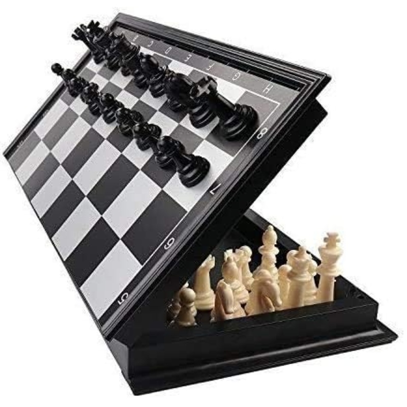 Webby Magnetic Foldable Chessboard Game Set (10x10 Inches)