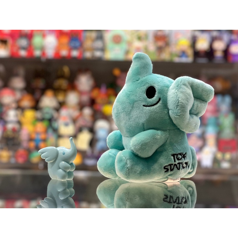 Unbox Industries Elfie Fluffy Puff Toystation Ver.