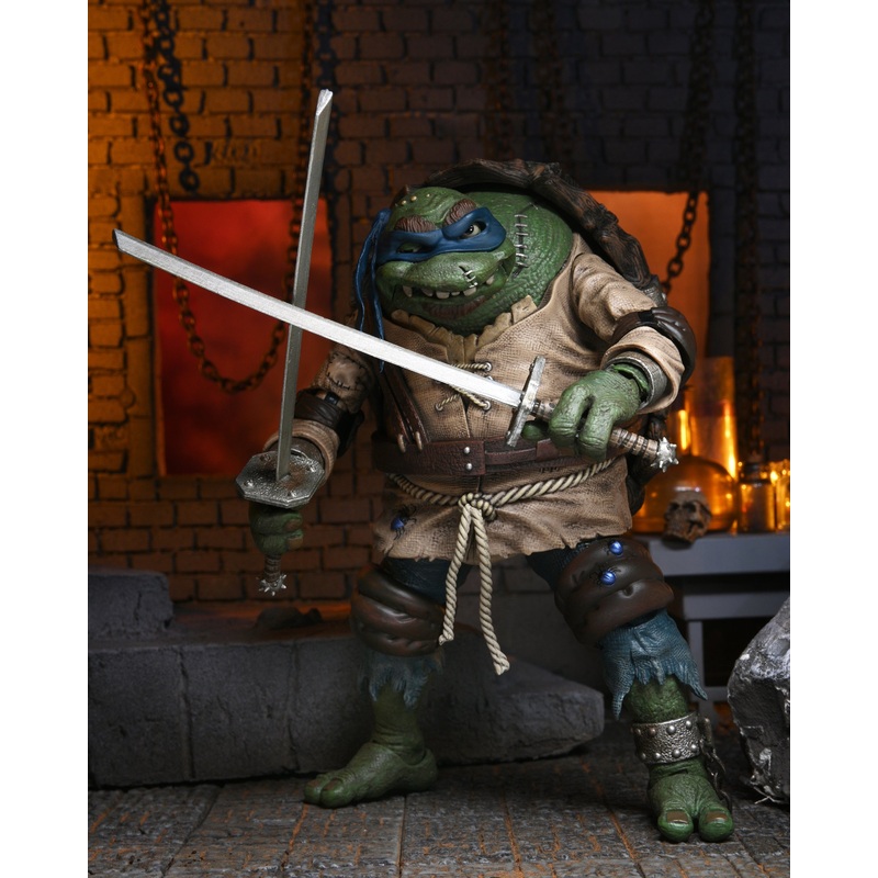 Universal Monsters x Teenage Mutant Ninja Turtles - 7 Scale Action Figure - Leonardo as The Hunchback