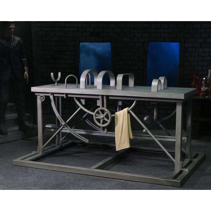 Universal Monsters - Frankenstein Accessory Set