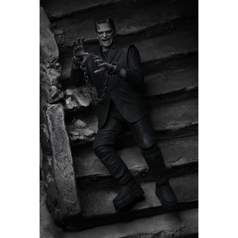 Universal Monsters - Ultimate Frankenstein's Monster (Black & White) 7" Scale Action Figure