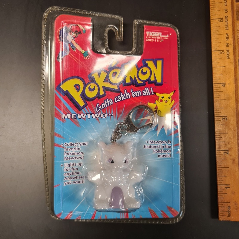 Pokemon - Vintage Light Up Key Chain - Mewtwo